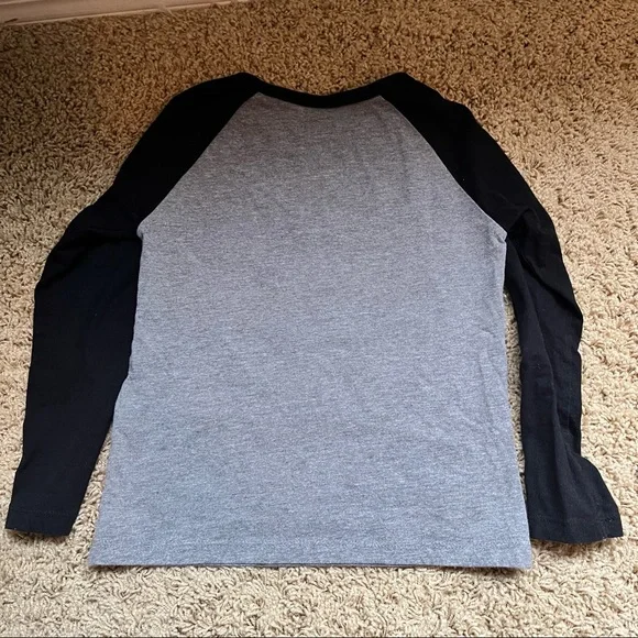 Puma Graphic Girls Long Sleeve Graphic Logo T-Shirt size 5-6 xs - Picture 2 of 4